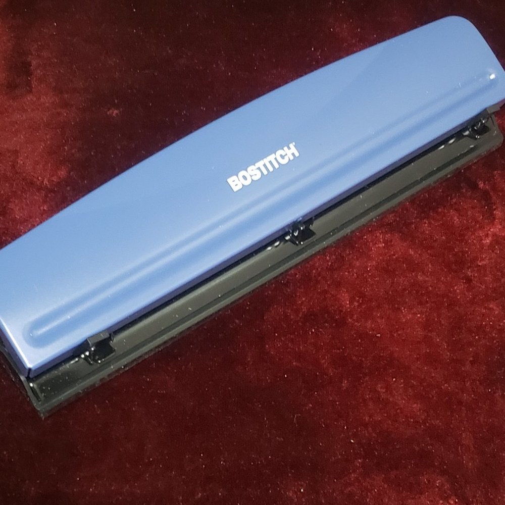 NWT BOSTITCH Manual 3-Hole Punch